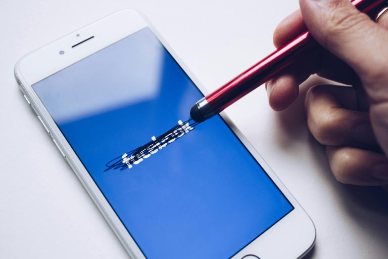 Faut-il fermer votre page Facebook ?